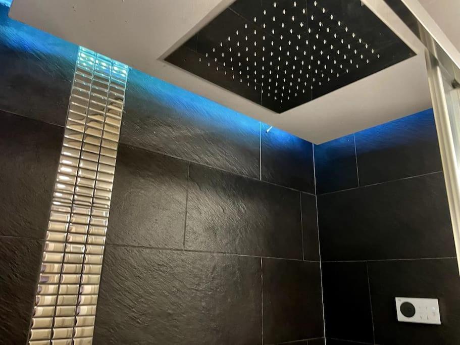 Nuevo!! Apartamento Lujo&Confort. Parking Sevilla Bagian luar foto