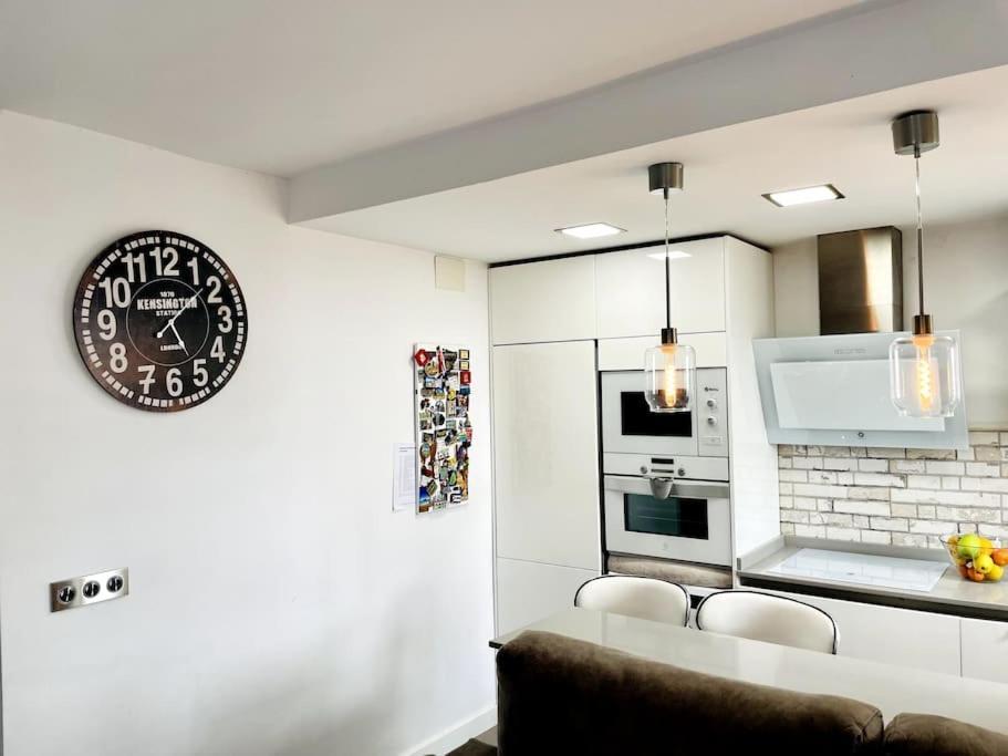 Nuevo!! Apartamento Lujo&Confort. Parking Sevilla Bagian luar foto