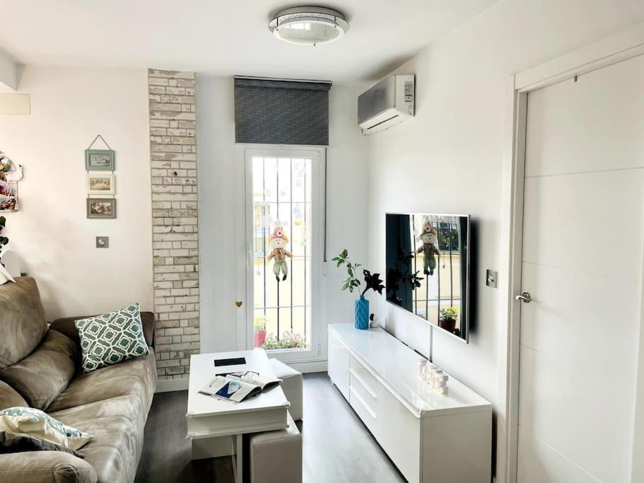 Nuevo!! Apartamento Lujo&Confort. Parking Sevilla Bagian luar foto